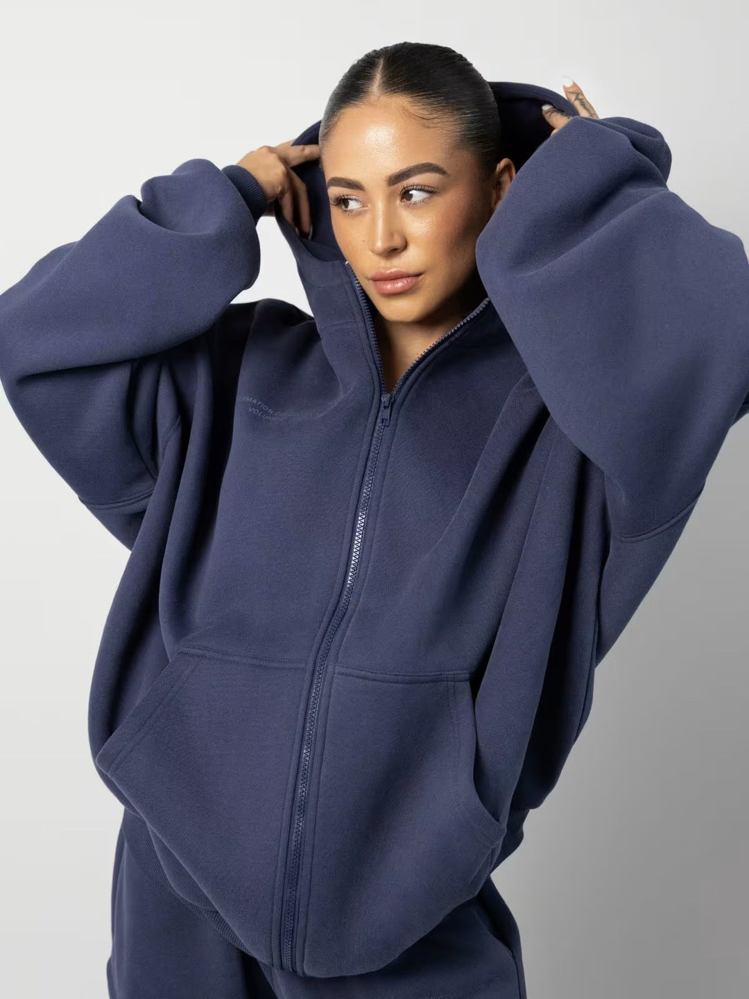 Kvinder behagelig hoodie og brede joggingbukser med praktiske lommer Skovae