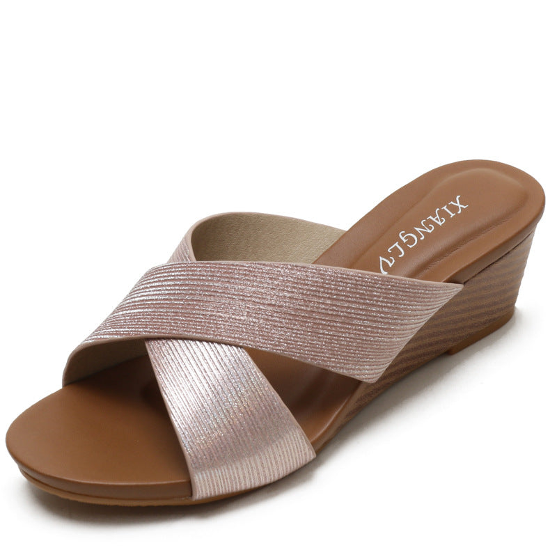 Dame Wedge-Pantoletten med elegant foldedesign og komfortabelt fodbede Stilla