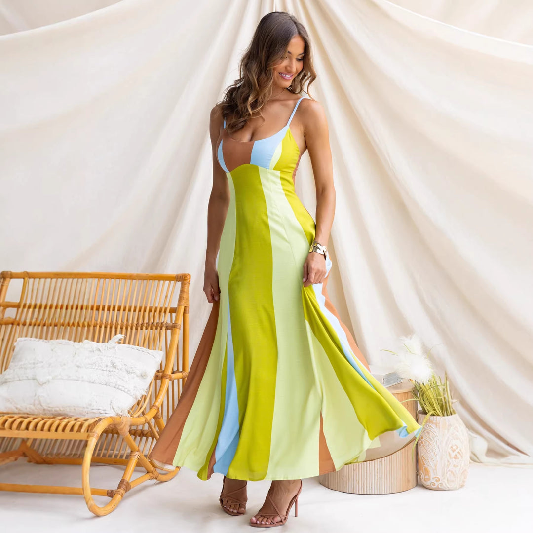 Kvinders langærmet kjole med sideslids og elegant draperingseffekt Skovae