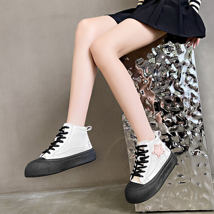 Dame High-Top Sneakers med robust sålprofil og stilfuldt detalje Stilla