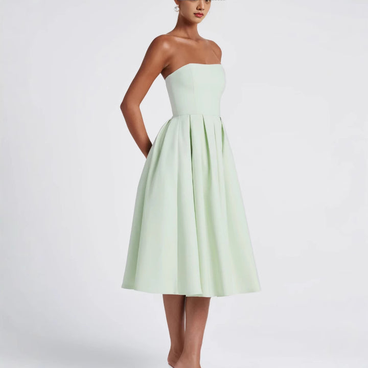 Dame off-shoulder A-formet kjole med elegant plissering Stilla