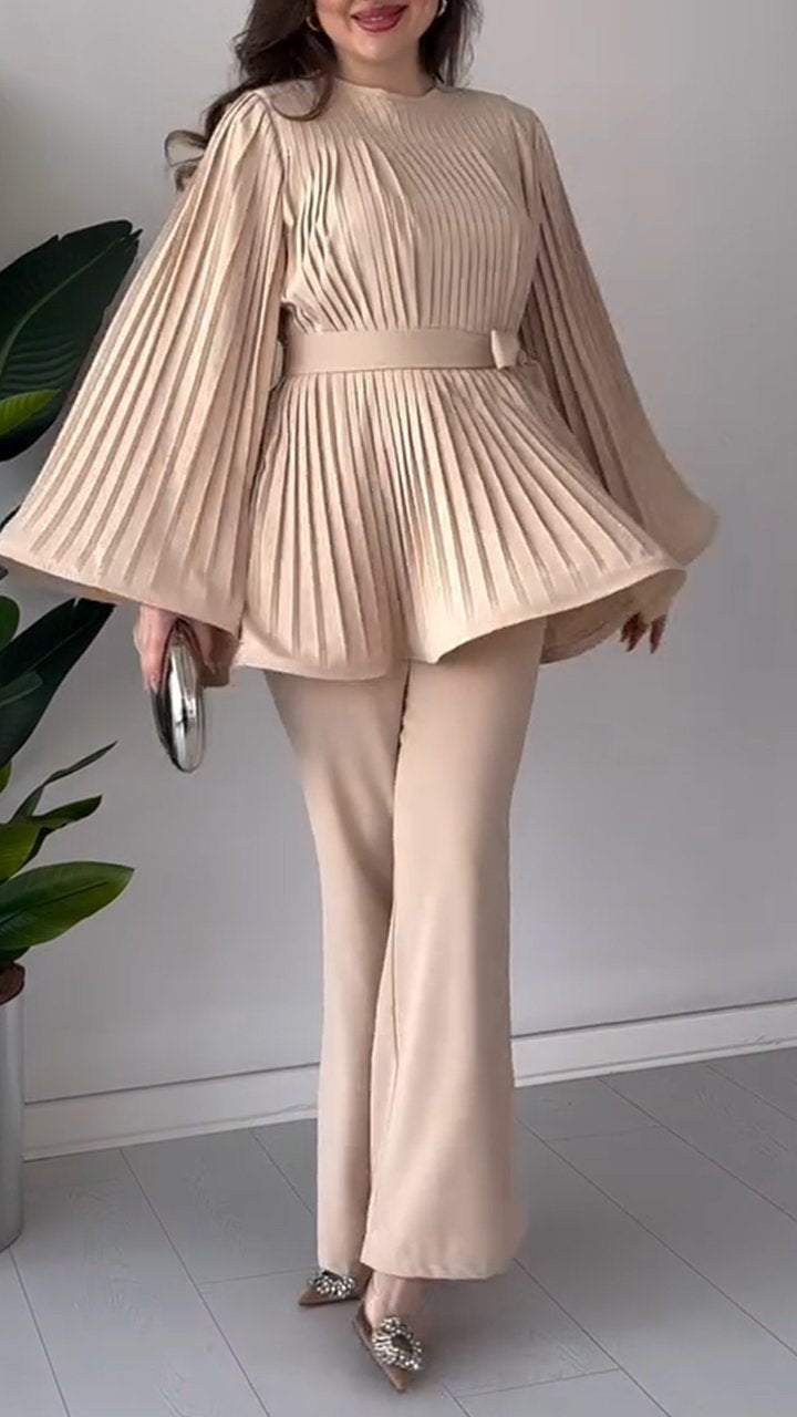 Dame elegant og moderigtigt sæt med vide ærmer og bælt Stilla