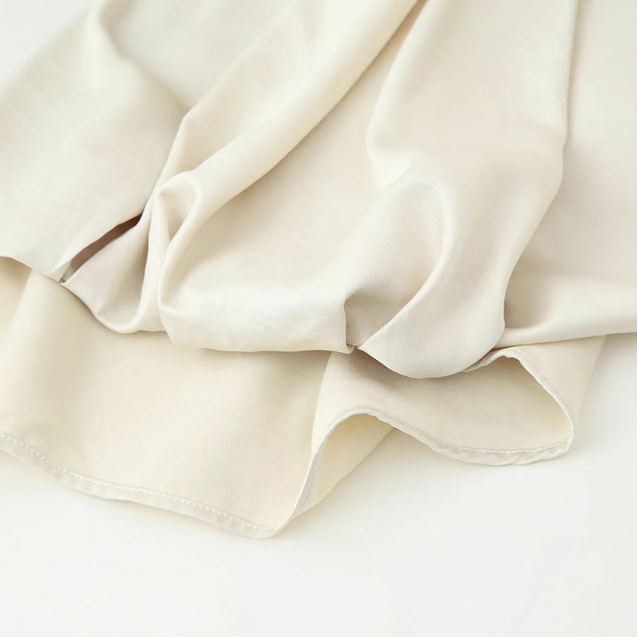 Dame elegant bluse med moderne plisseringer og voluminøse ærmer Stilla