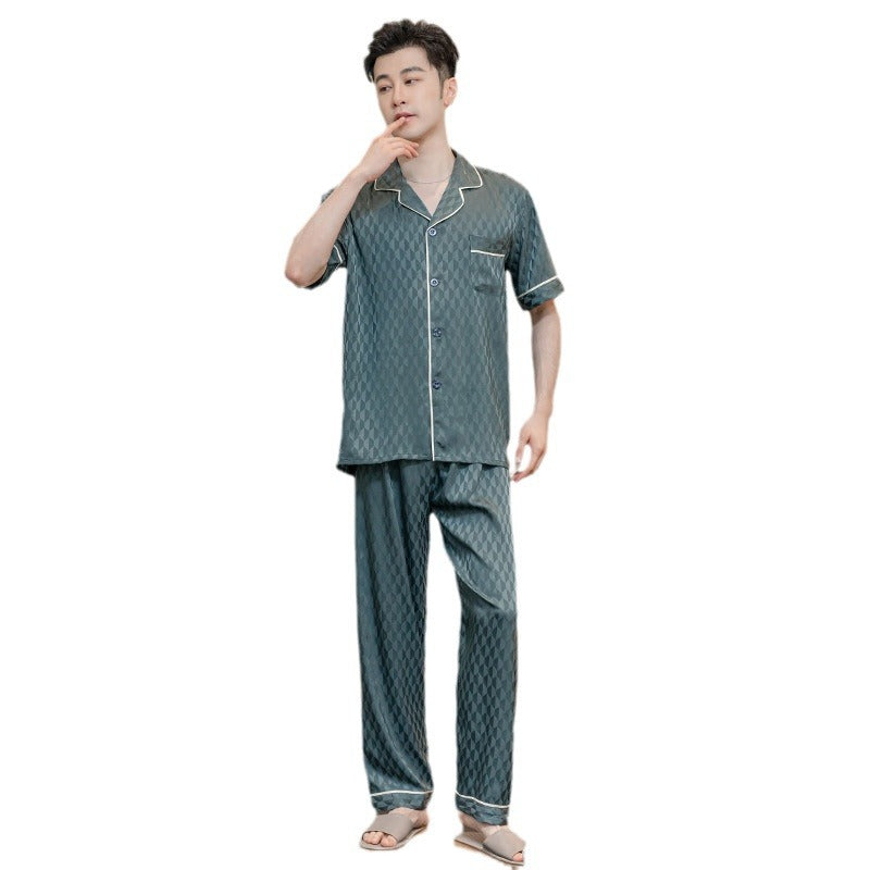 Herre Satin Pyjamasæt med elegant monogram-design og kvalitetsforarbejdning Stilla