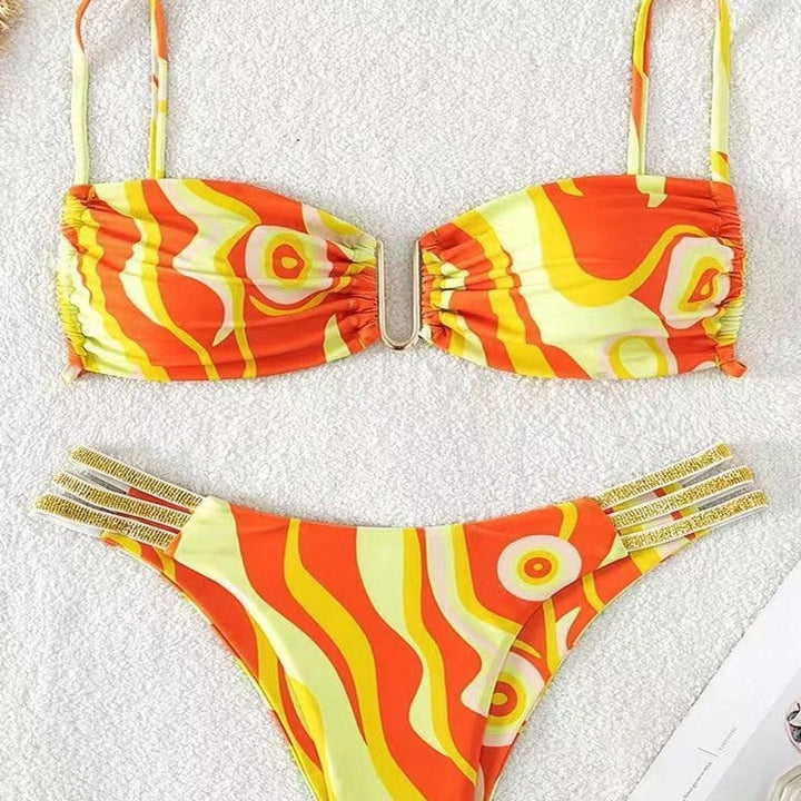 Dame triangel-bikini med elegant rynkeeffekt og moderigtige accenter Skovae