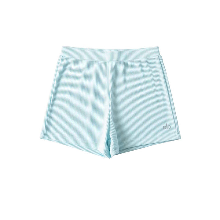 Dame funktionsshorts i moderne ribdesign med elastisk bund og praktiske sidelommer Stilla