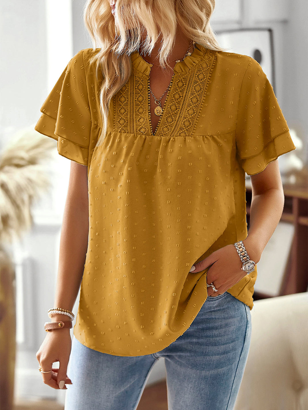 Dame elegant bluse med fin broderi og korte ærmer Stilla