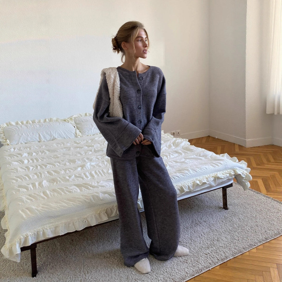 Kvindernes hyggelige strikket loungewear sæt med knaplukning og løs pasform Stilla