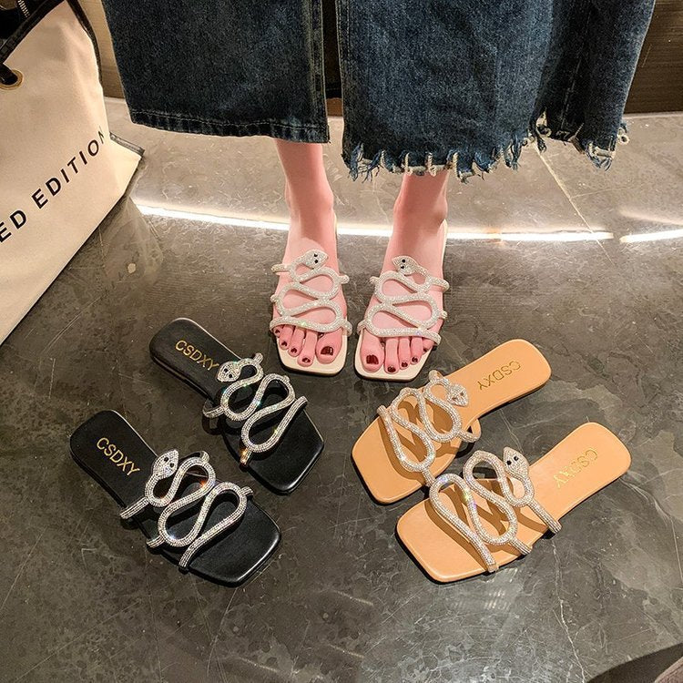 Dame Glamourøse fotsandaler med glitrende strassapplikationer og behagelig sål Stilla