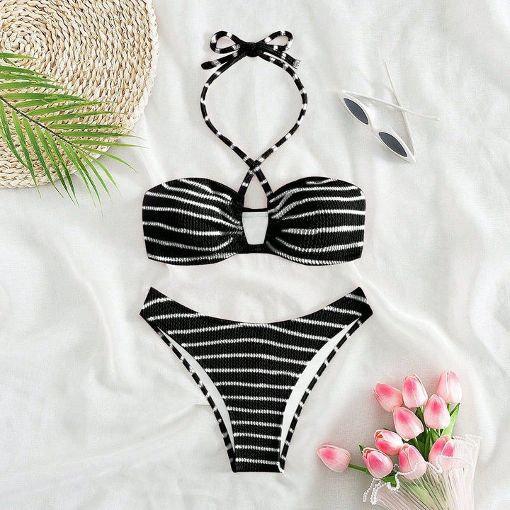 Dame Bandeau-bikini med legende design og trendy bindebånd Skovae
