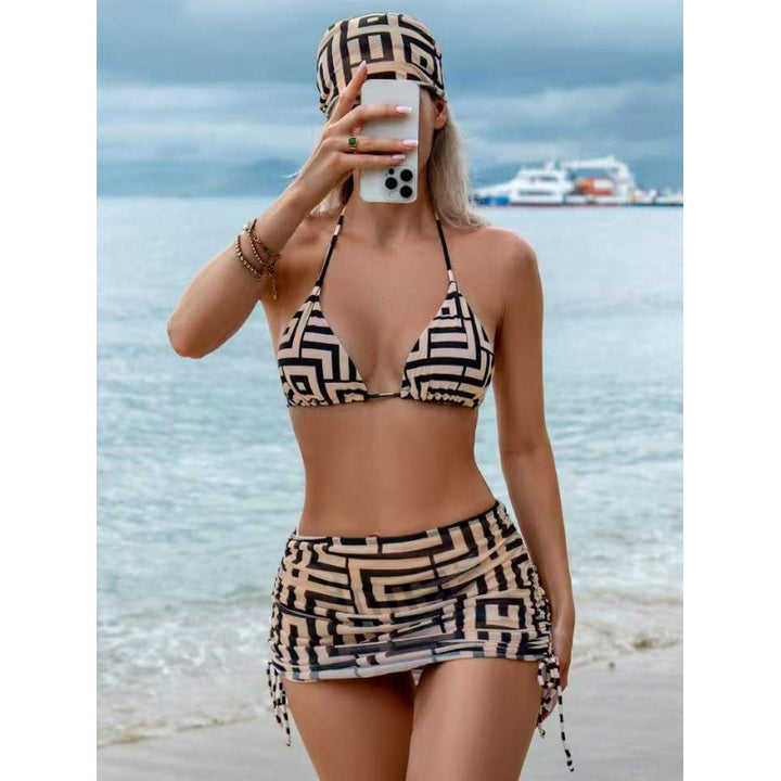 Dame triangel-bikini med moderne geometrisk design og justerbare stropper Skovae