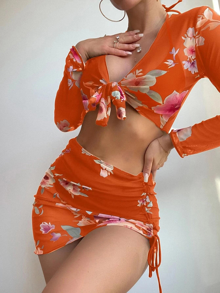 Dame top og nederdel med blomstret design Stilla