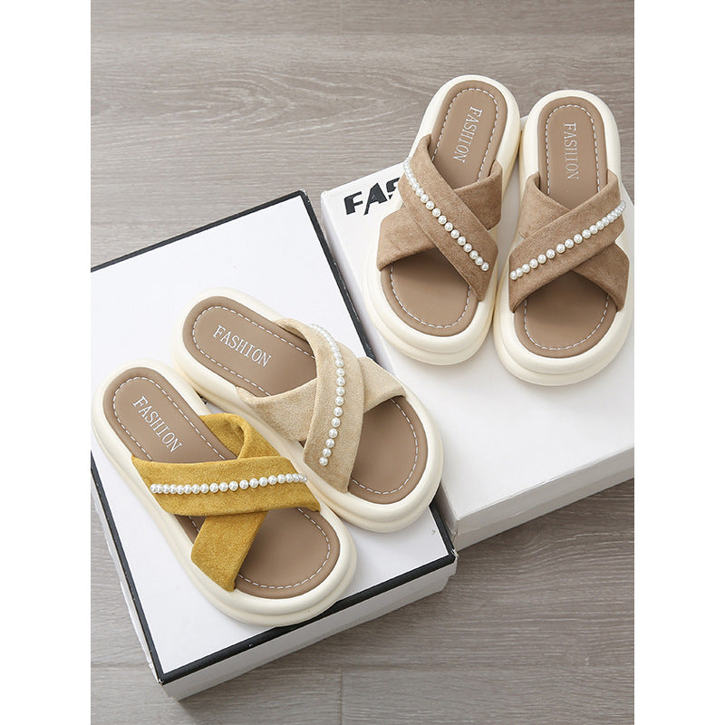 Dame sandaler med moderne remdesign og elegant perledekorering Stilla