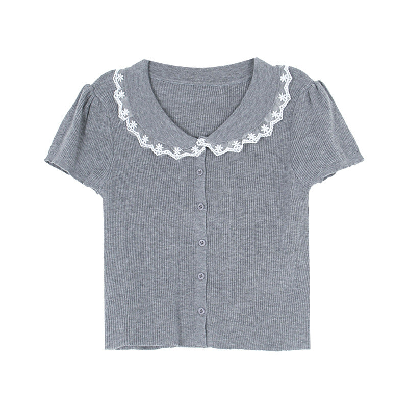Dame Vintage-inspireret bluse med blonde detaljer og knapbar V-udskæring Stilla