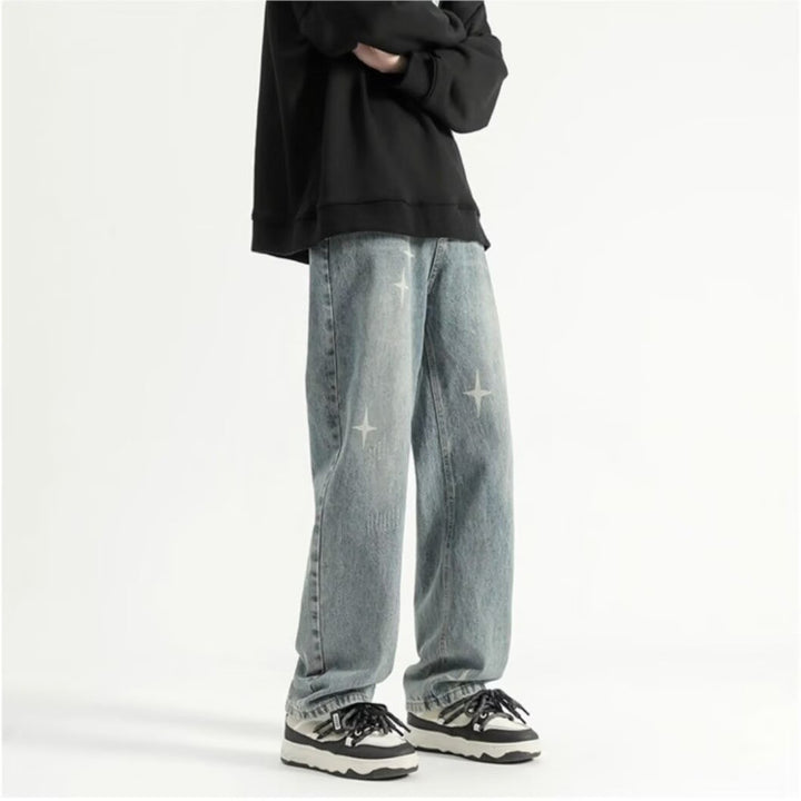 Herren brede jeans med moden distressed-effekt og kreative applikationer Stilla
