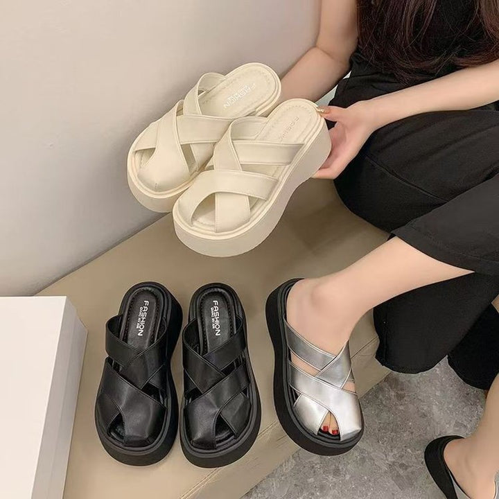 Dame Plateau-sandaler med moderne remdesign og komfortabel sål Stilla