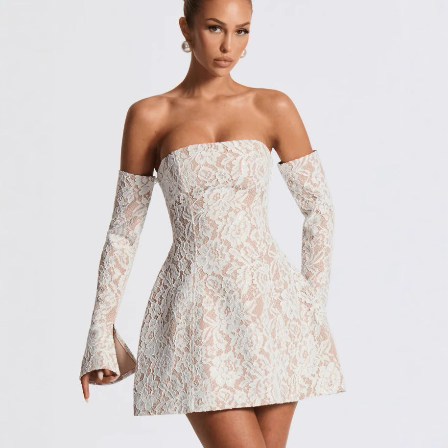 Dame Spidse Minikjole med off-shoulder design og lange ærmer Stilla