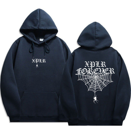 Kvinders hoodie med seje grafiske prints og kængurulomme Skovae
