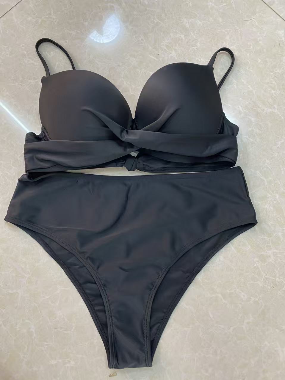 Dame bikini-sæt med elegant knude-detail Skovae