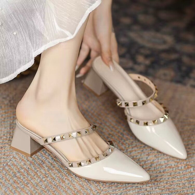 Dame Slingback-pumps med fashionable kæde-detalje og stabil hælhøjde Stilla
