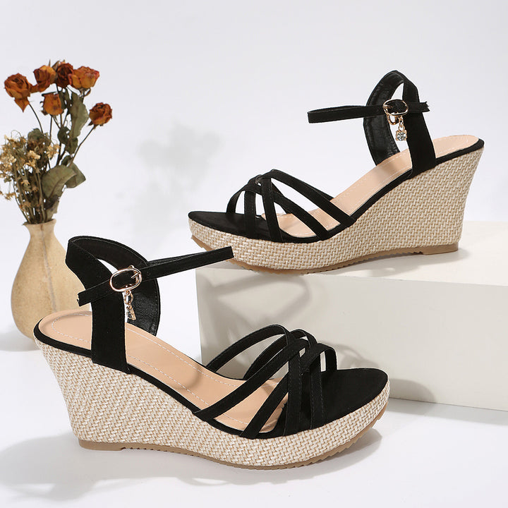 Dame Wedge-sandaler med raffineret remdesign og behagelig sål Stilla