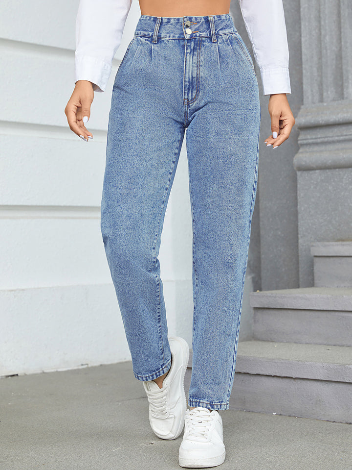 Kvindernes Højtaljede Boyfriend Jeans med Klassisk Snit og Knapdetaljer Stilla
