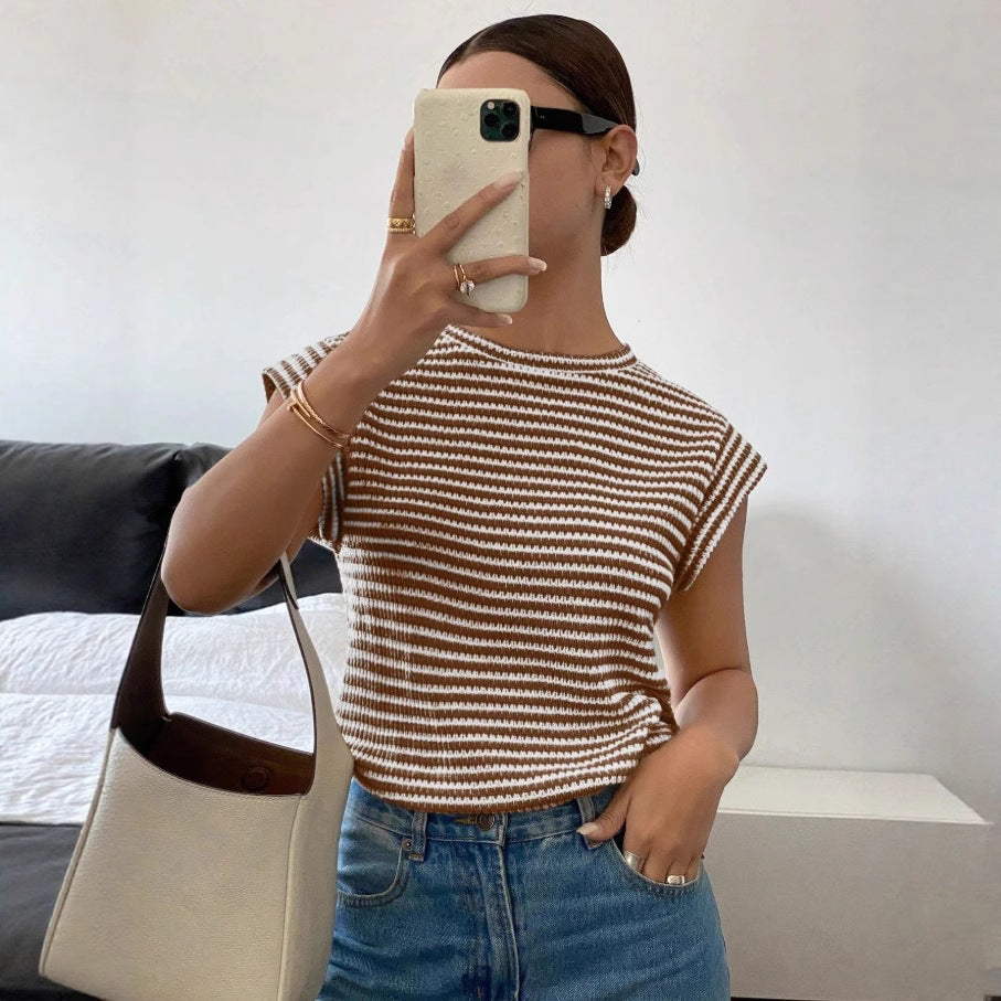 Dame stribet T-shirt med elegant snit og kort ærme Stilla