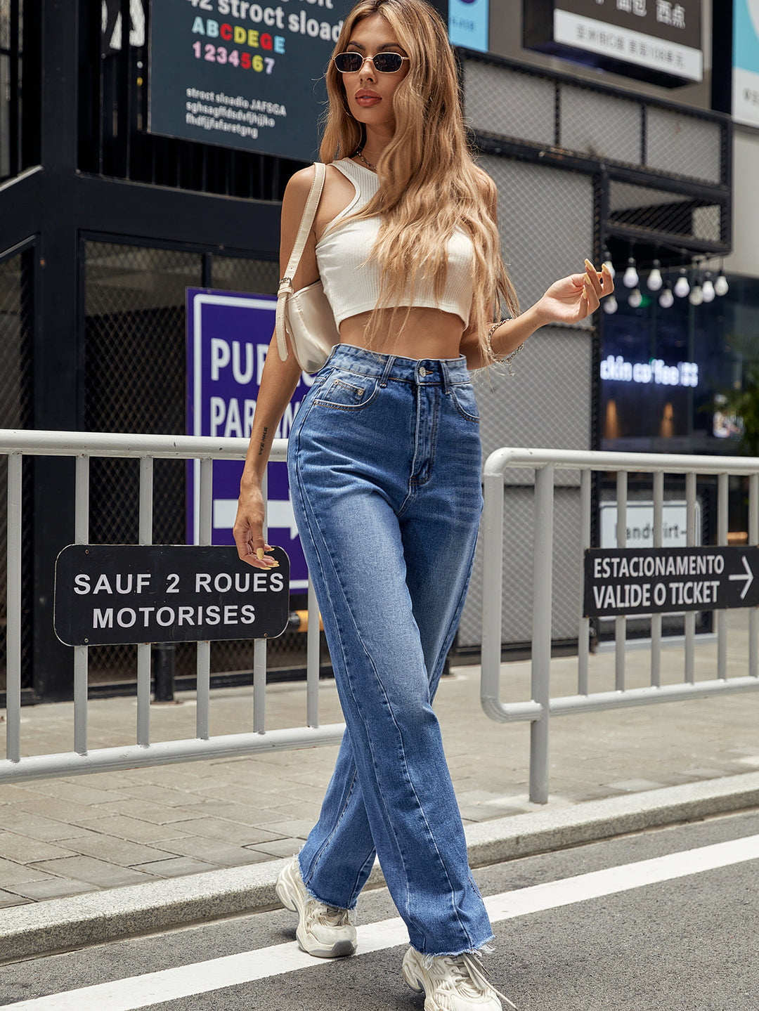 Kvinders højtaljede jeans i klassisk snit med casual bootcut Stilla