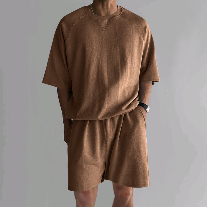 Herrer afslappet sportoutfit med løs pasform og åndbart materiale Stilla