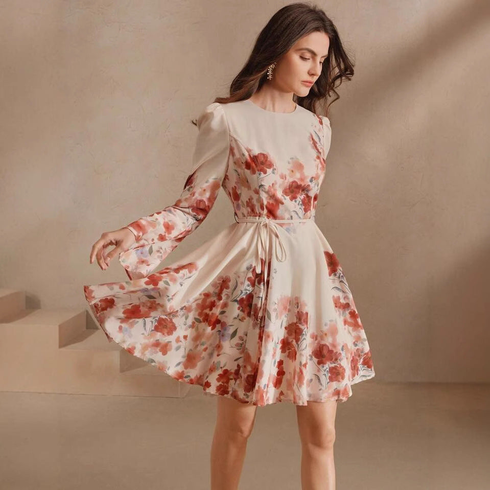 Dame Flatterærmel Blomsterkjole med Fit and Flare Stilla