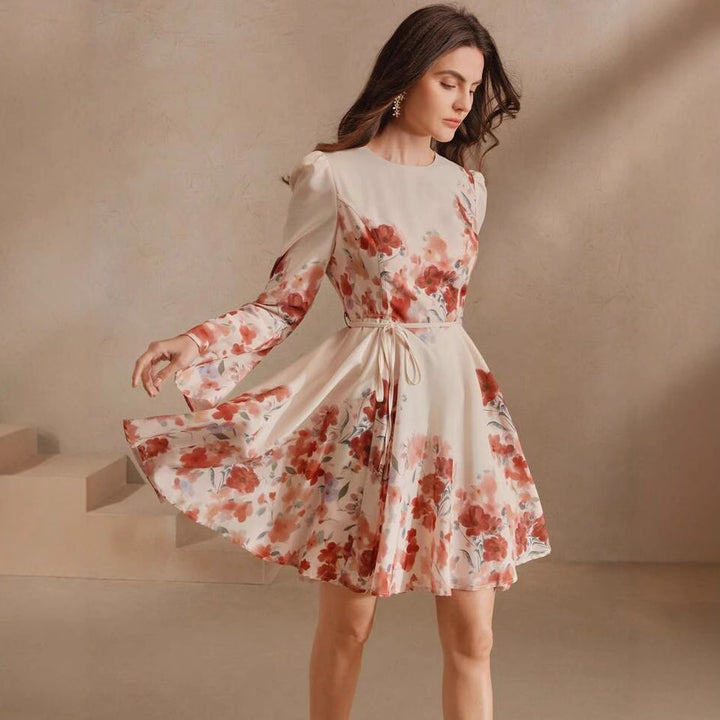 Dame Flatterærmel Blomsterkjole med Fit and Flare Stilla