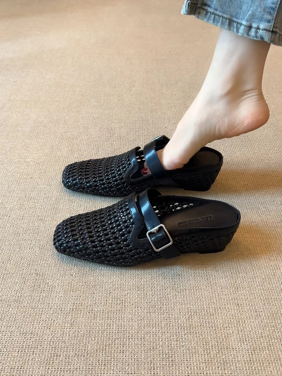 Dame stilfulde vævede slippers med justerbar spænde Stilla