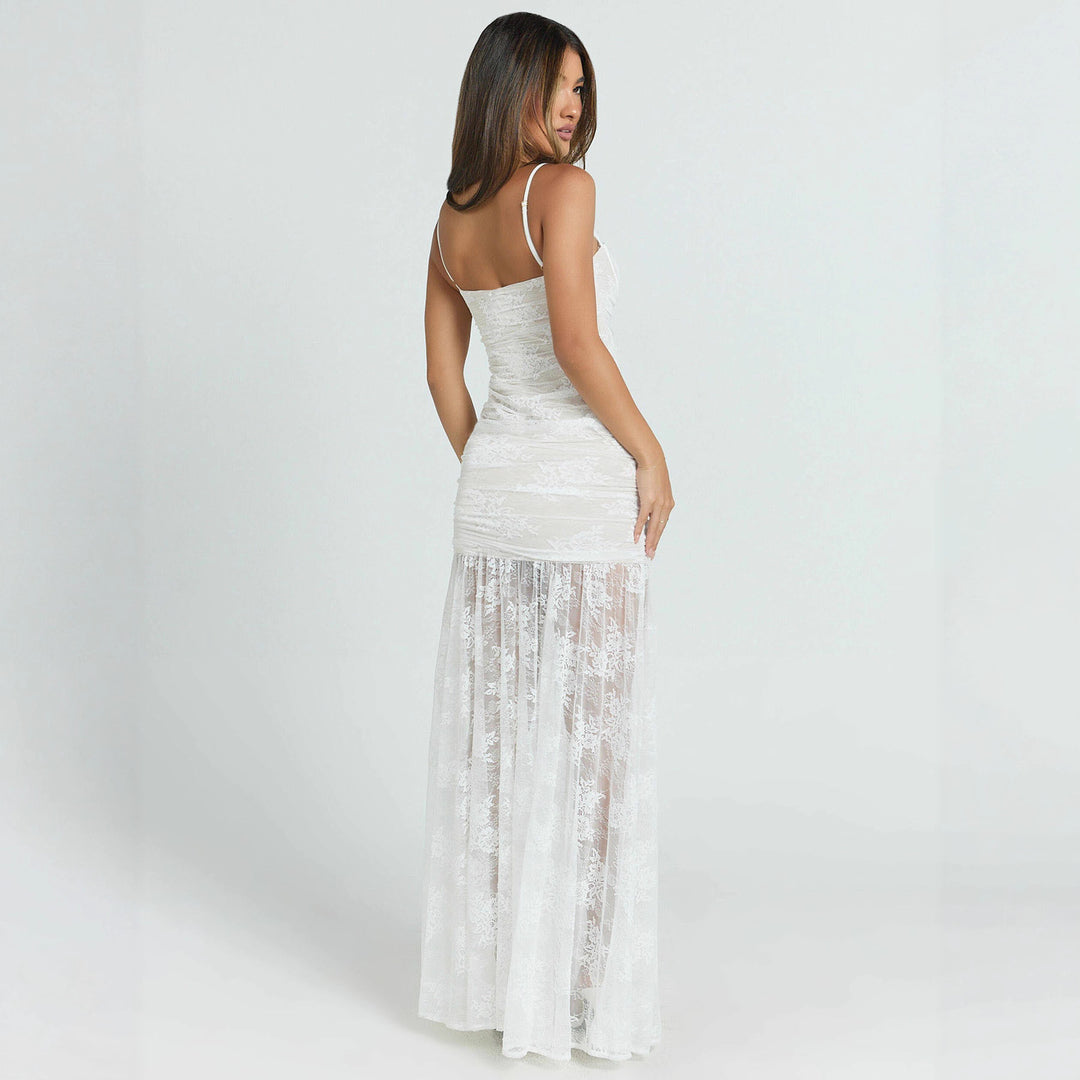Damen Abendkleid mit Spitzendetails und raffinierter Silhouette Skovae