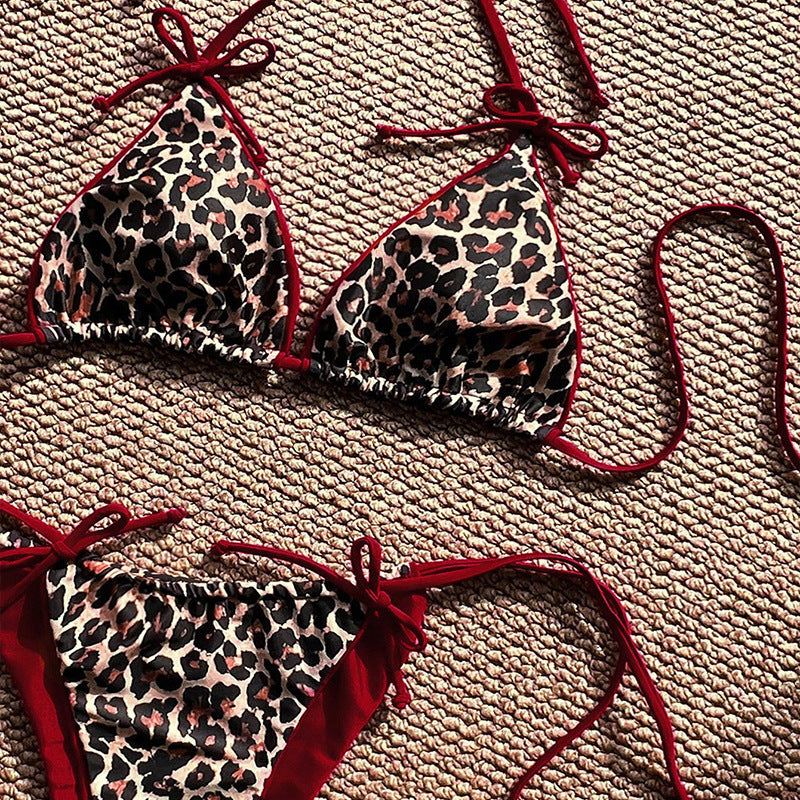 Dame Triangel-Bikini med detaljeret tropemotiv og justerbare bindebånd Skovae