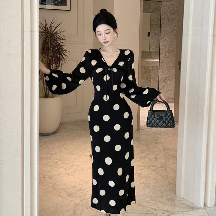 Stilla | Polka-Dot V-Hals Snørelanterneærmet Kjole