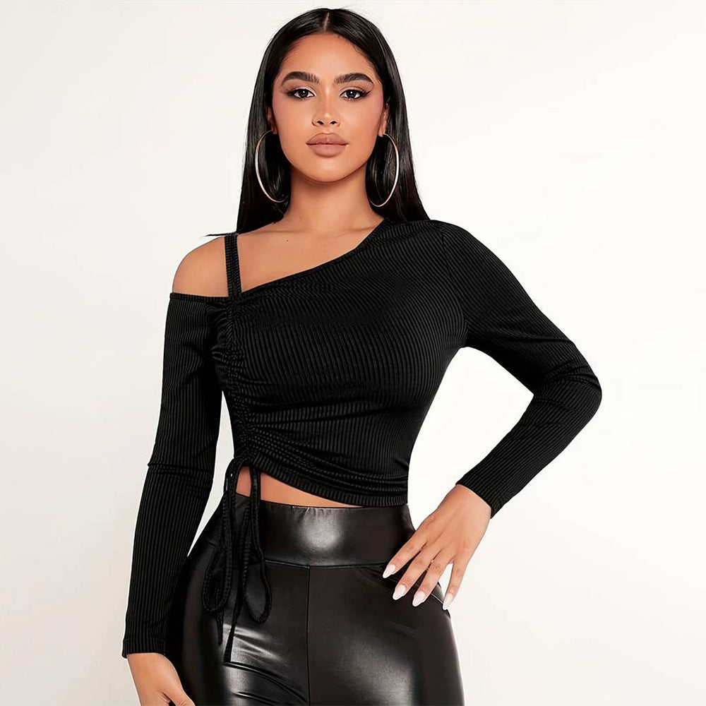 Kvindernes stilfulde crop top med asymmetrisk snit og raffinerede ruffle detaljer Stilla