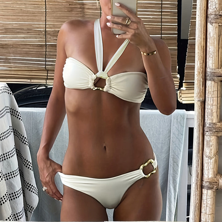 Dame bandeau-bikini-sæt med elegant ringdetalje og justerbare stropper Skovae