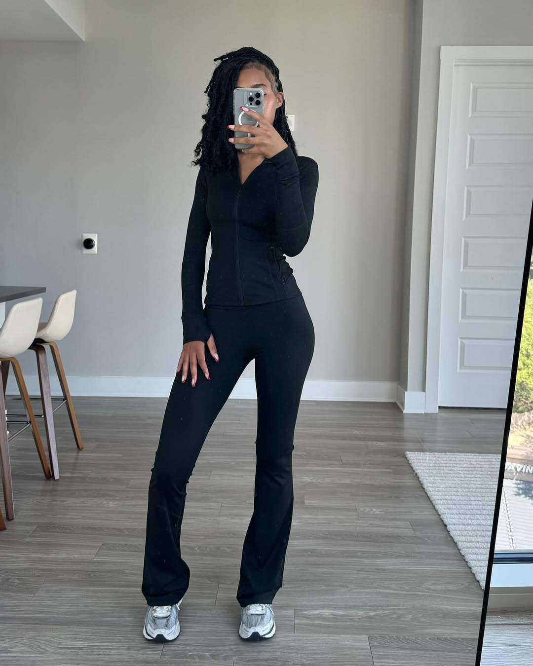 Dame Figurformer Sport-Sæt med zip-aktuel jakke og slankende leggings Stilla