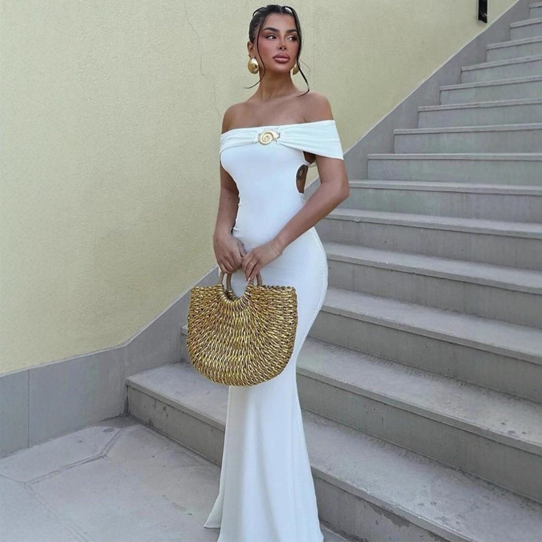 Dame Elegant Offshoulder Maxikjole med dekorativt Gulddetalje Skovae