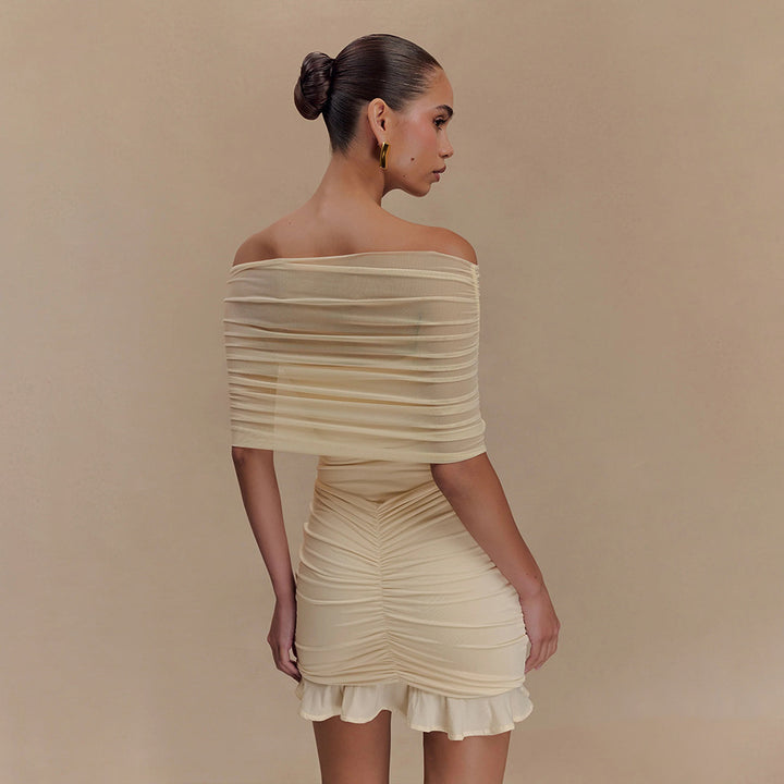 Dame Off-Shoulder Minikjole med Rynker og Flæsekant Stilla