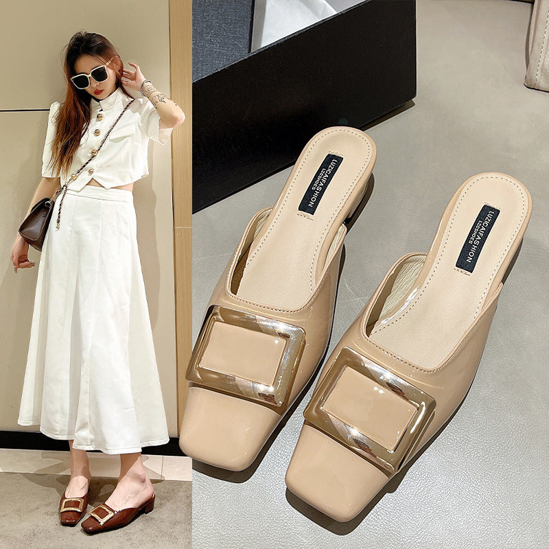 Dame elegant slip-on mule med kvadratisk tåparti og stilfuldt spænde-detail Stilla