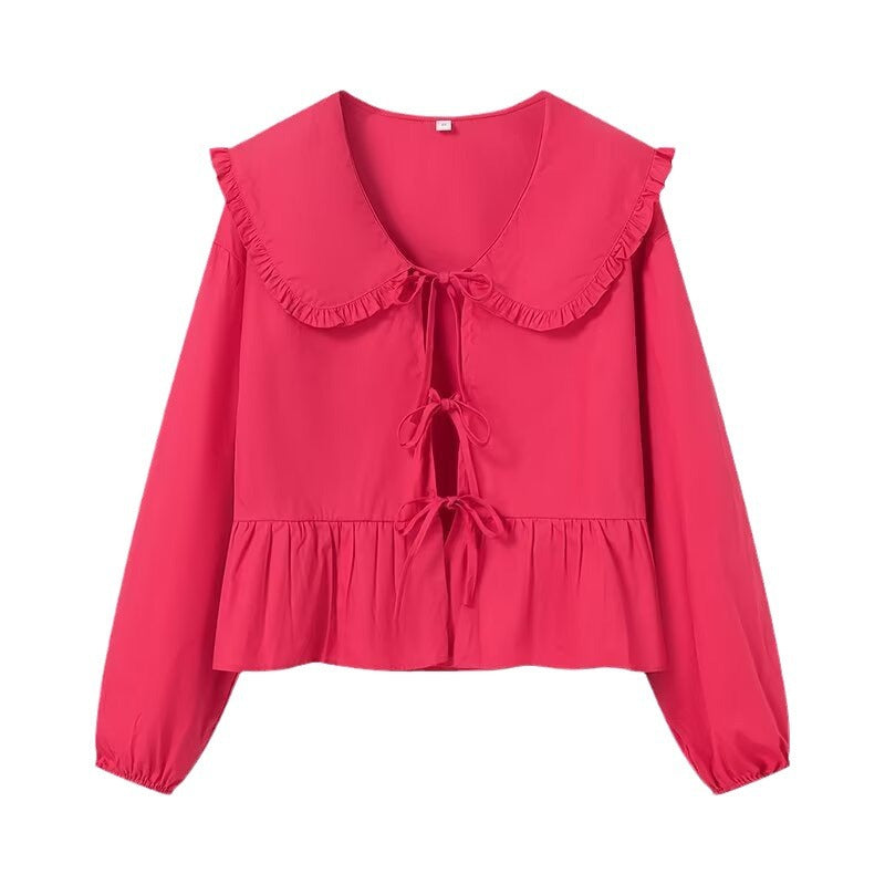 Damebluse med rynkedetalje og elegant krave Stilla