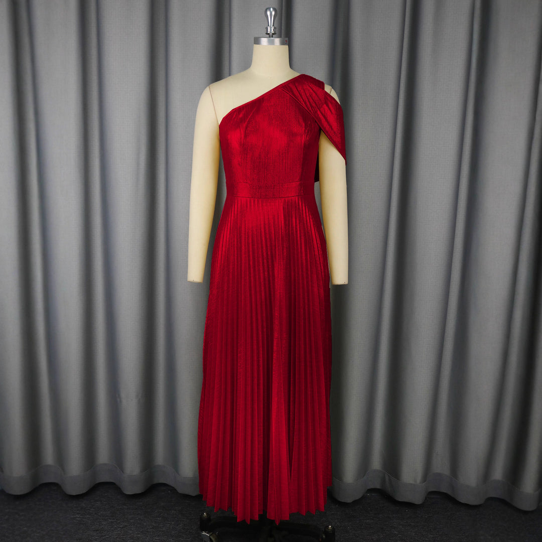 Dame Elegant Maxi-kjole med asymmetrisk skulderdesign og skinnende plisséstof Skovae