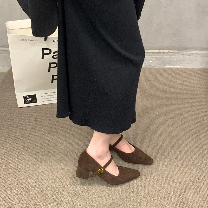 Femme Elegante Chunky Heel Pumps Stilla