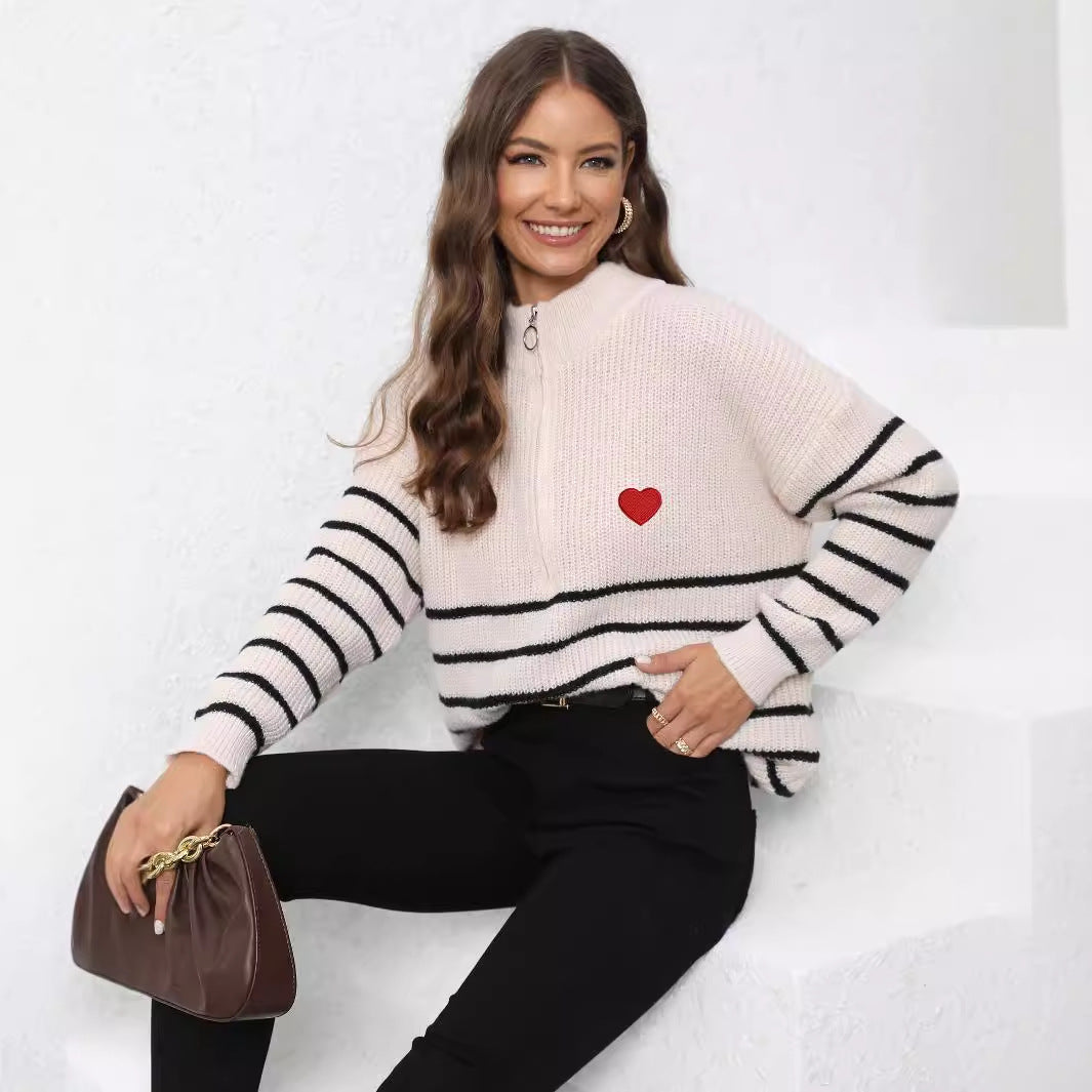 Dame sweatshirt med halv lynlås og hjertemotiv i stribemønster Stilla