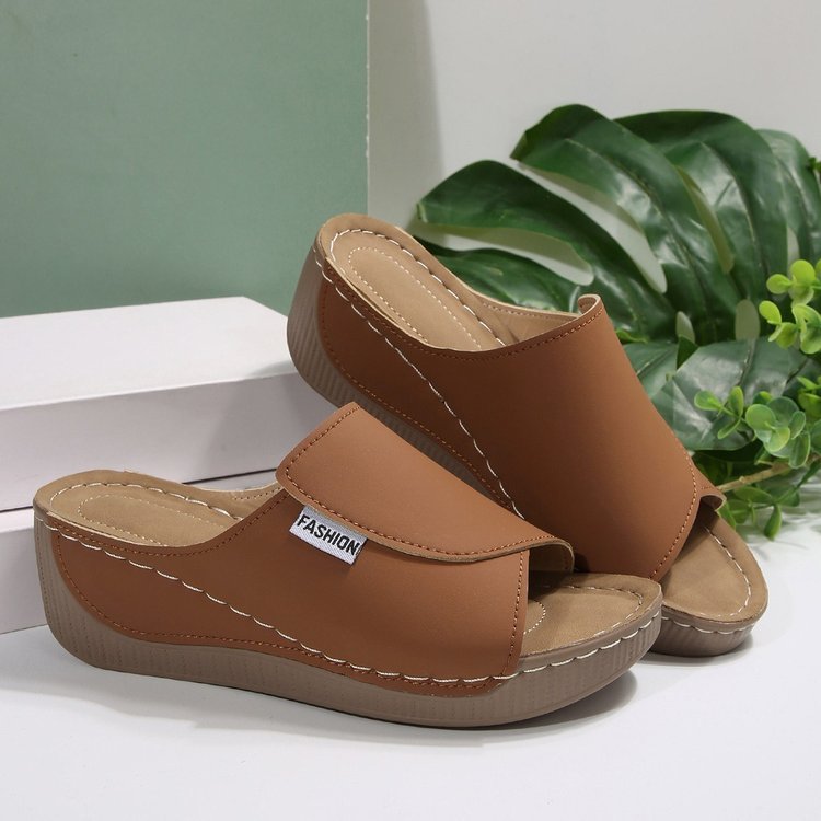 Dame komfortable slide-sandaler med elegant spænde og ergonomisk fodseng Stilla