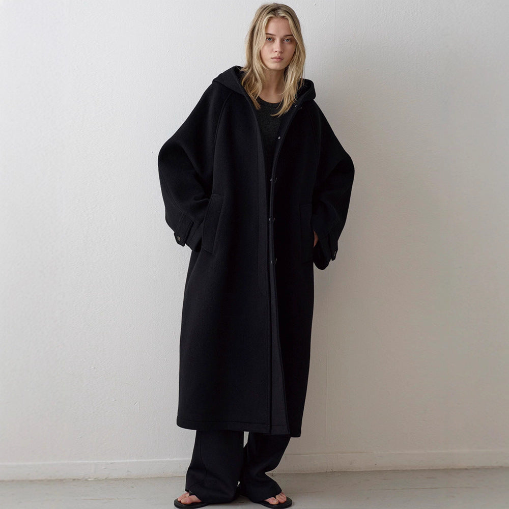 Kvinders elegante oversized jakke med hætte og praktiske lommer Stilla