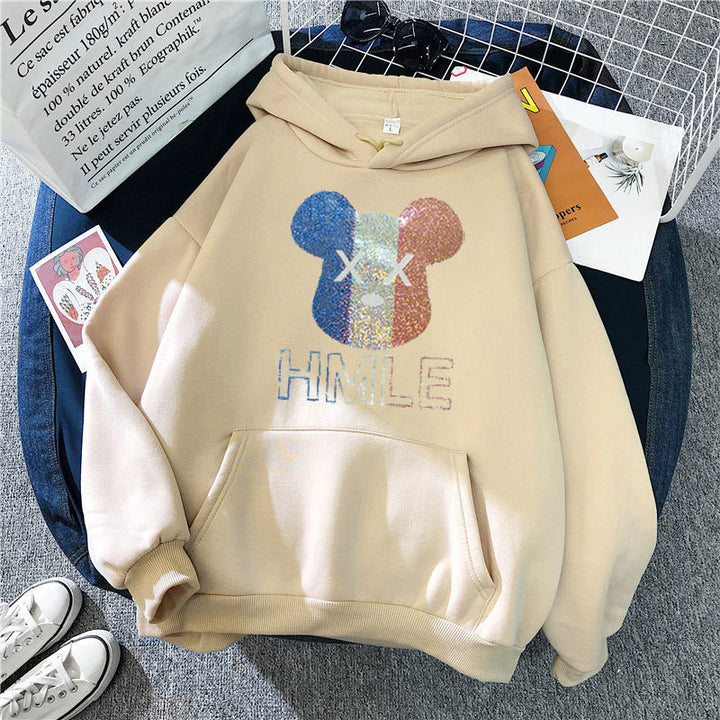 Kvinders hoodie med kunstnerisk bjørnemotiv Skovae