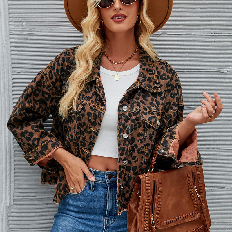 Dame denimjakke i trendy leopardprint Stilla