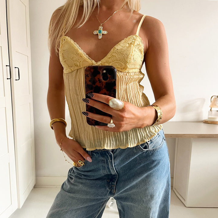 Dame Plisseret Spids-Cami-Top med justerbare stropper Stilla